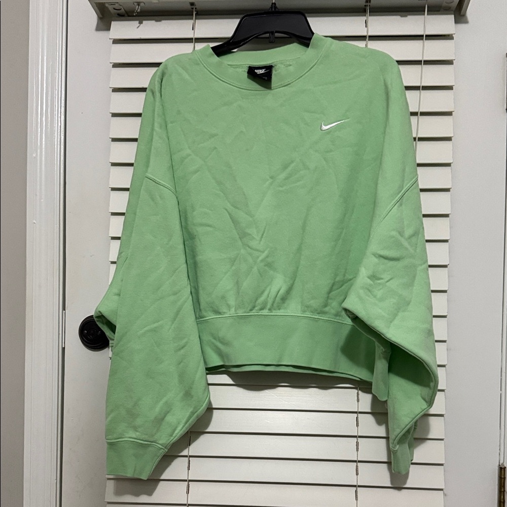 Nike Women's Mint Green Cropped Sweatshirt
